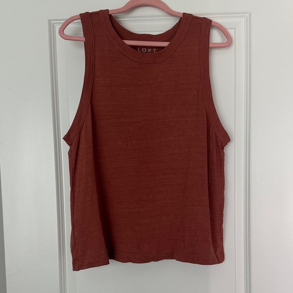 LOFT Women's sleeveless Tee - Brick Red - Picture 1 of 4